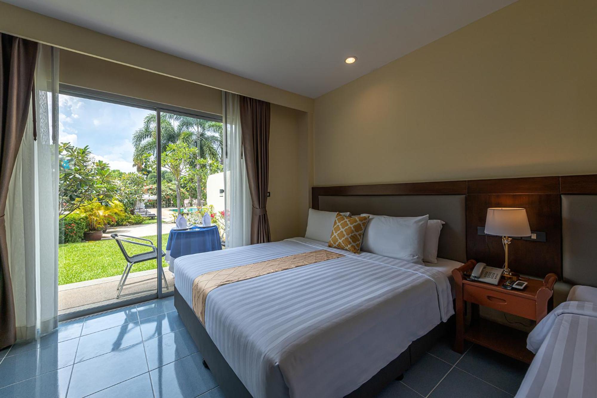 Blue Beach Grand Resort And Spa In Chalong Phuket By Dayuu Ban Saiyuan Exterior foto