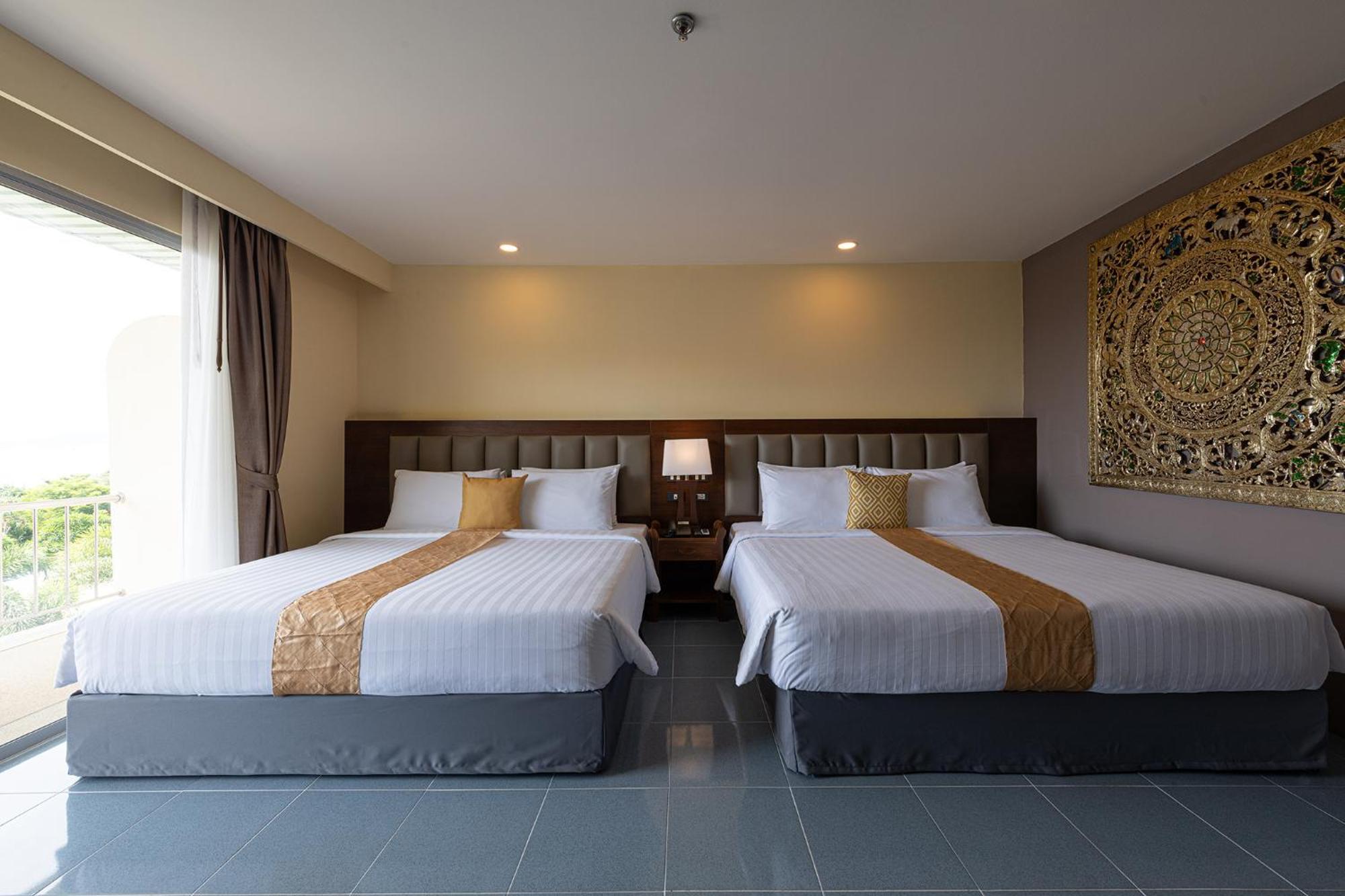 Blue Beach Grand Resort And Spa In Chalong Phuket By Dayuu Ban Saiyuan Exterior foto