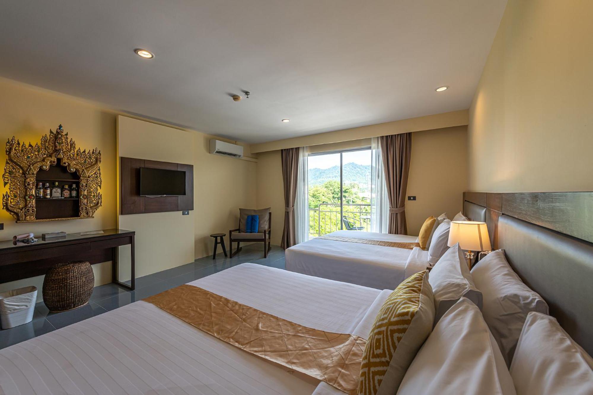 Blue Beach Grand Resort And Spa In Chalong Phuket By Dayuu Ban Saiyuan Exterior foto