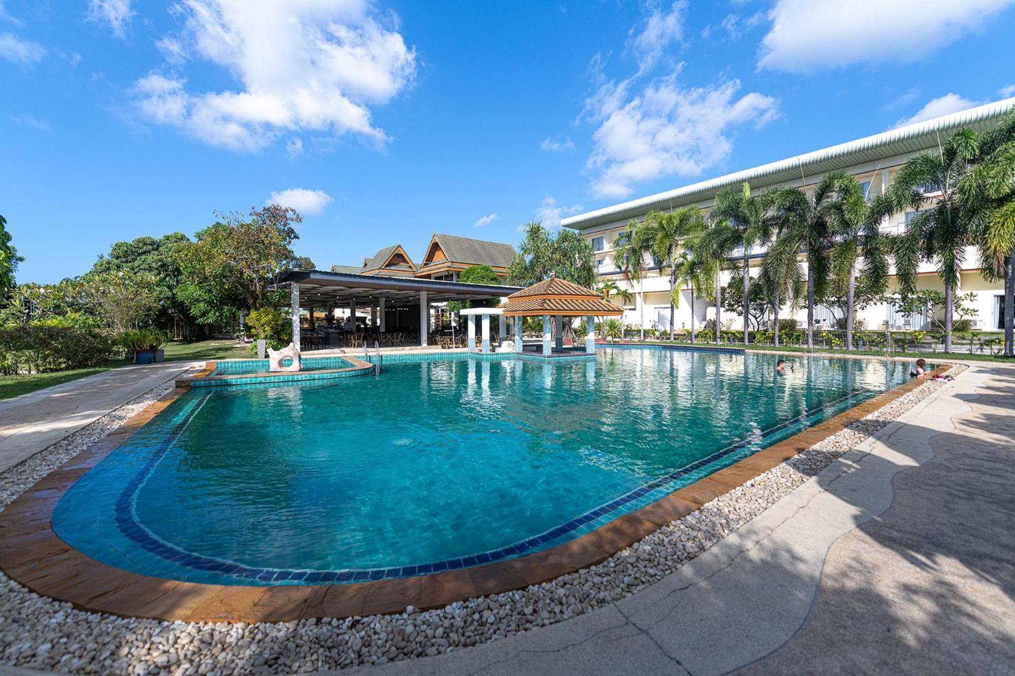 Blue Beach Grand Resort And Spa In Chalong Phuket By Dayuu Ban Saiyuan Exterior foto