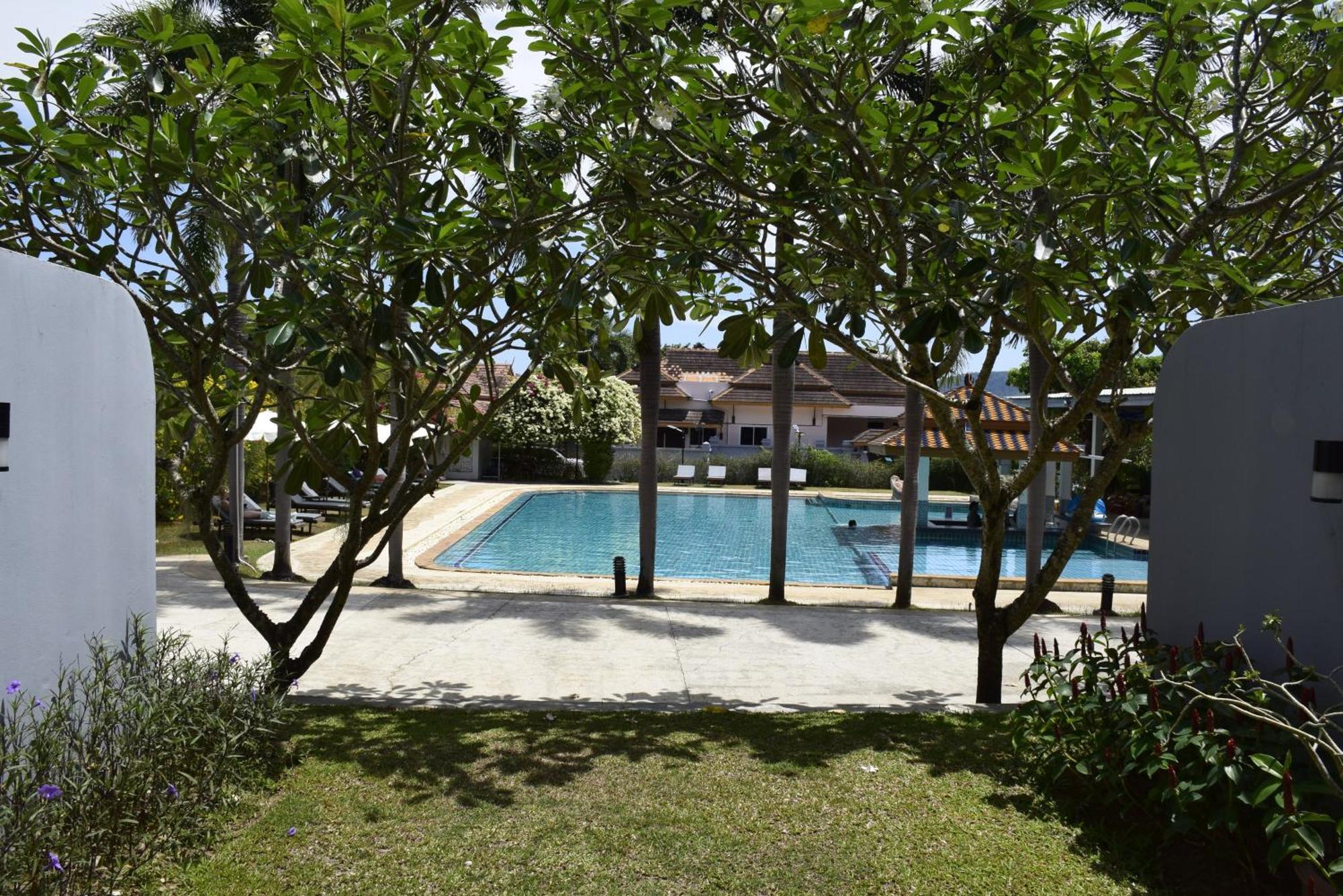 Blue Beach Grand Resort And Spa In Chalong Phuket By Dayuu Ban Saiyuan Exterior foto