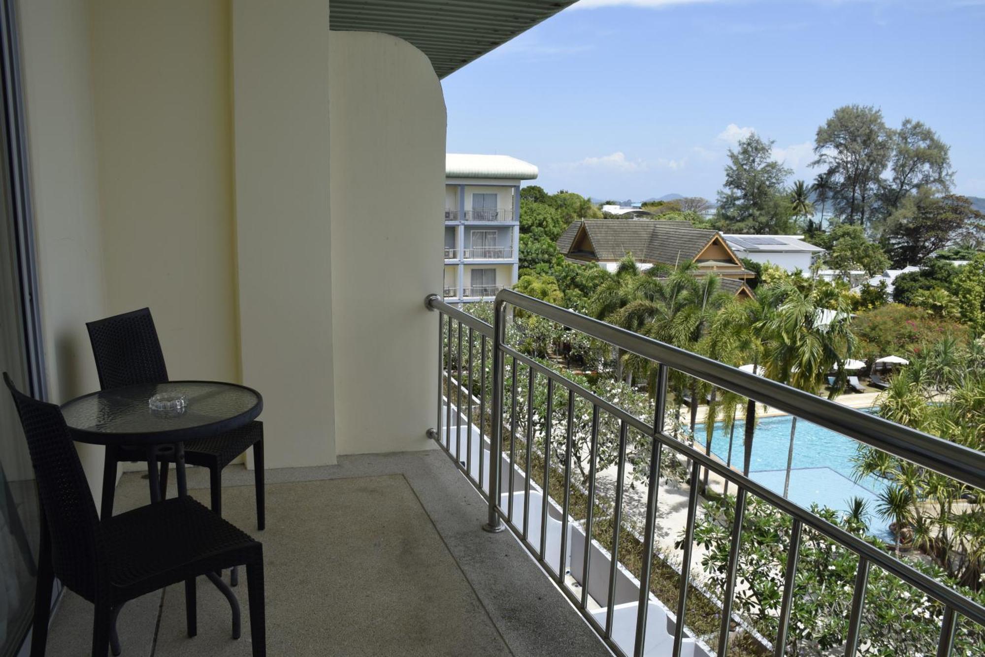 Blue Beach Grand Resort And Spa In Chalong Phuket By Dayuu Ban Saiyuan Exterior foto